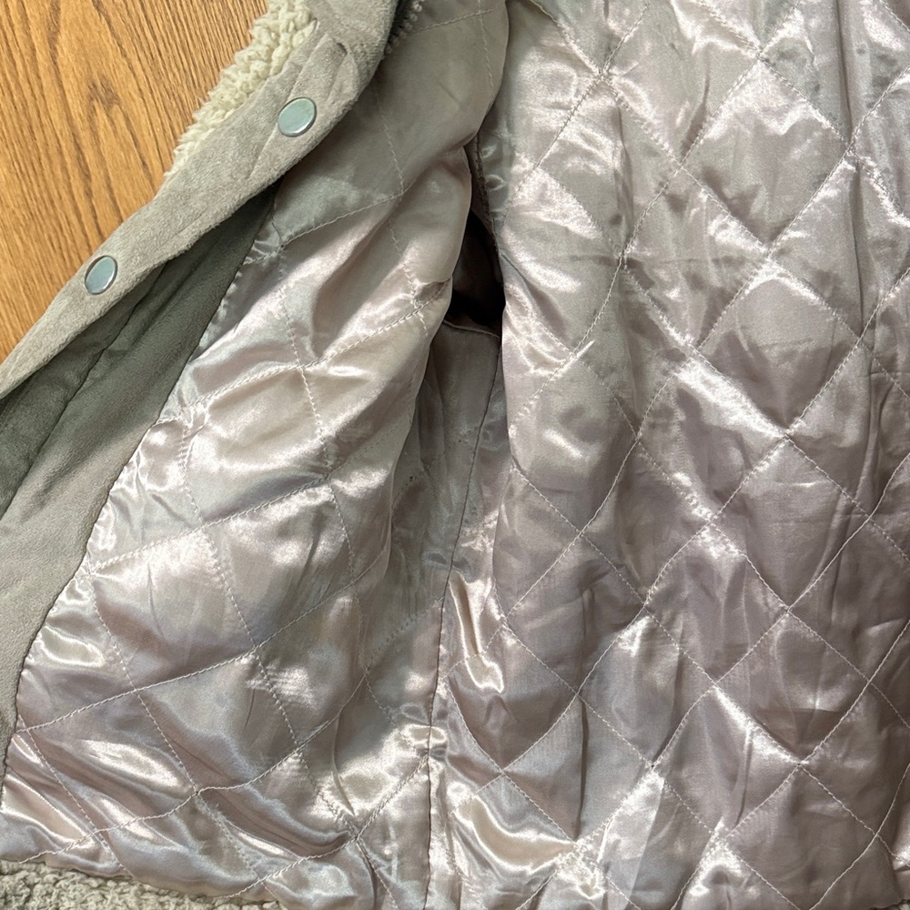 Kut from the Kloth Textured Sherpa Jacket in Cream - Picture 4 of 5